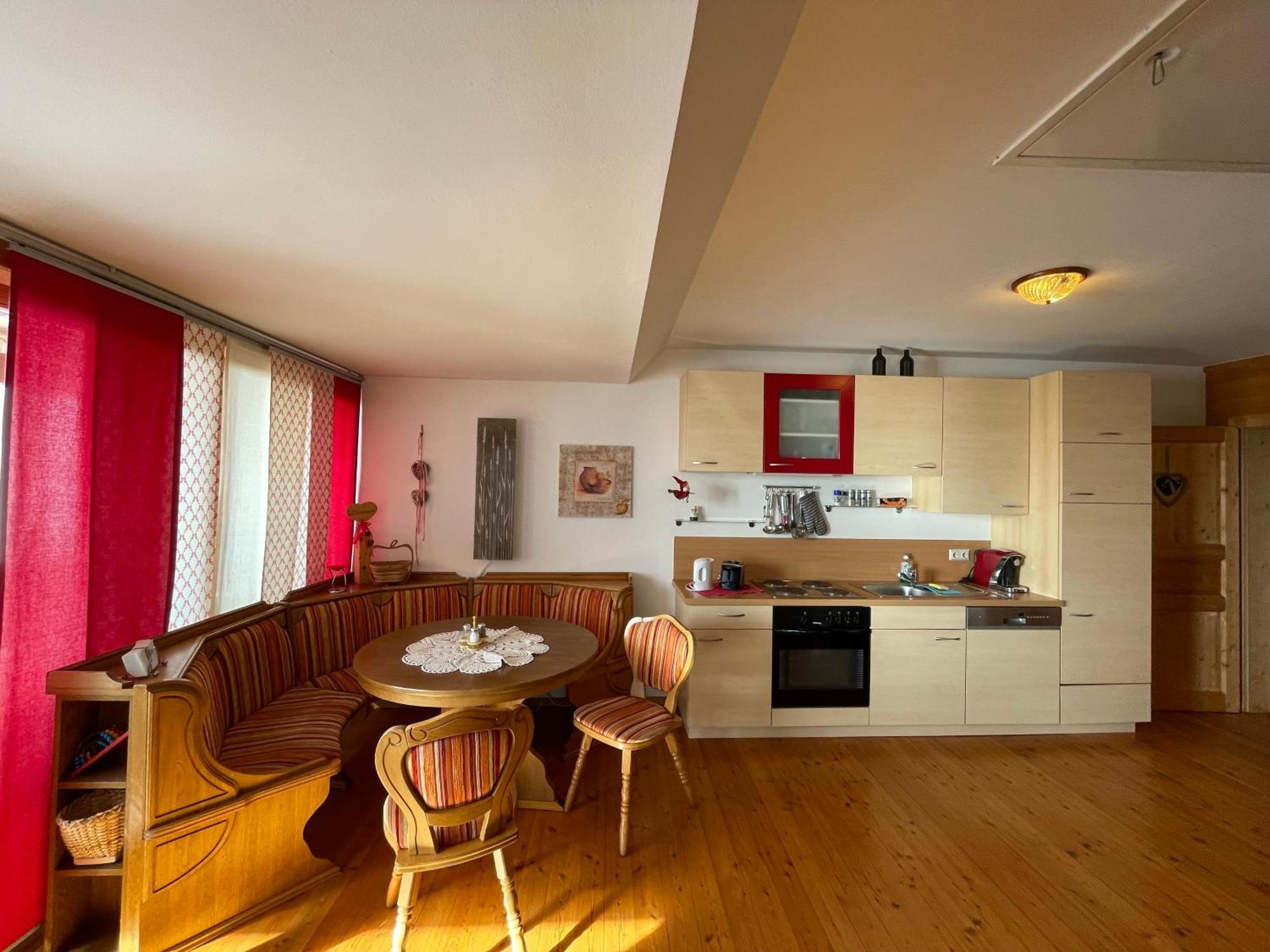 Apartments Im Almhaus Bachler Gundisch Екстер'єр фото